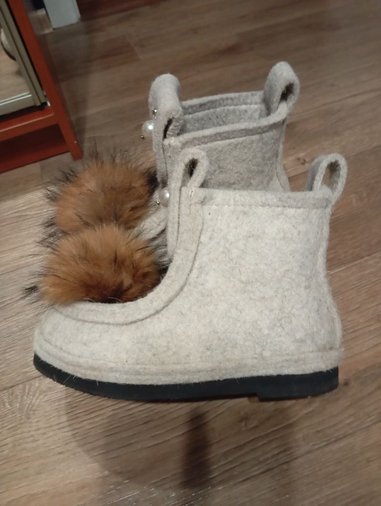 Продам женские валянки