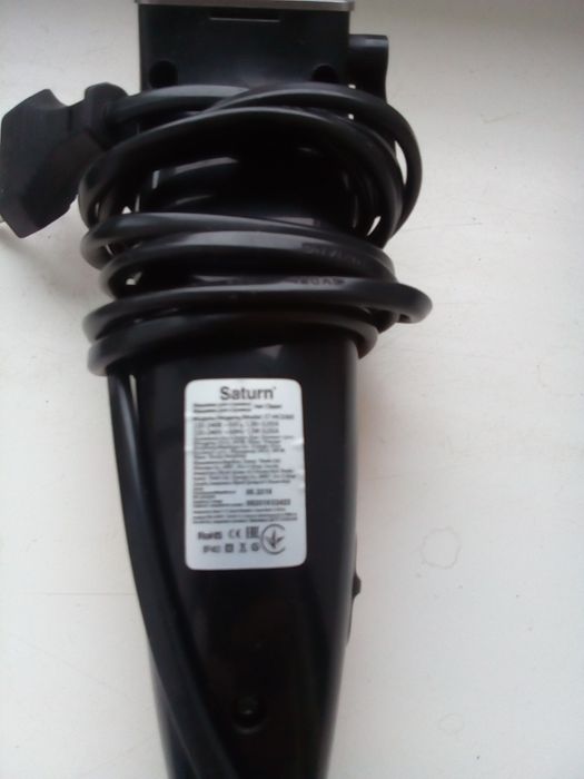 Машинка для стрижки Saturn.