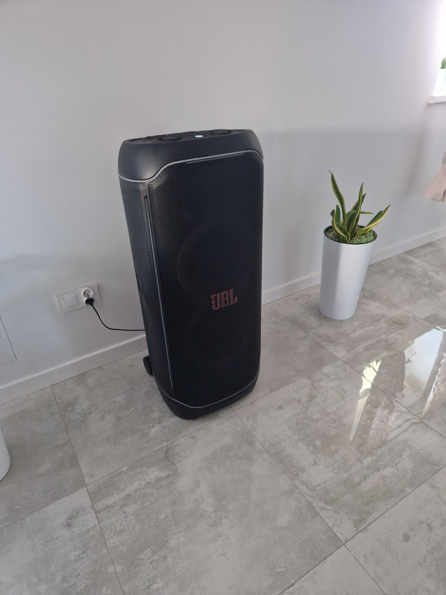 JBL partybox ultimate 1100w