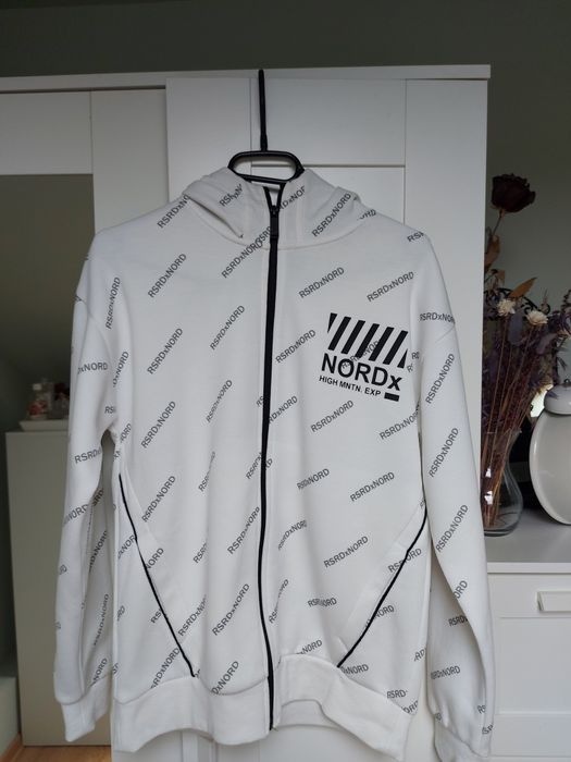 Biała bluza Reserved