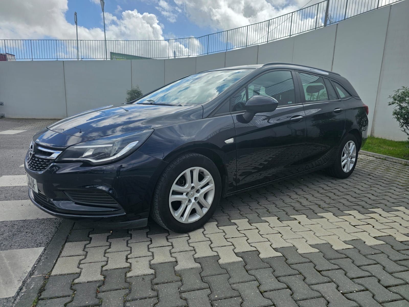 Opel astra sports tourer