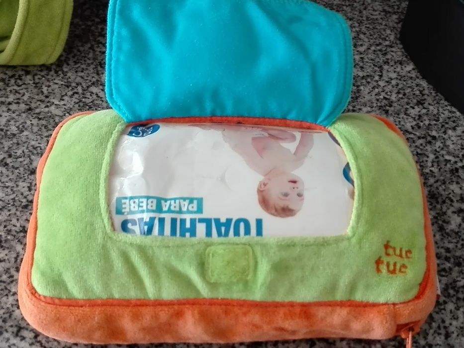 Conjunto mochila, bolsa e bolsa toalhitas