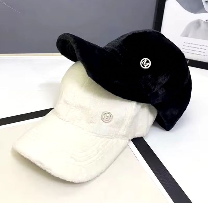 Кепка тепла зимова з хутра Чорний