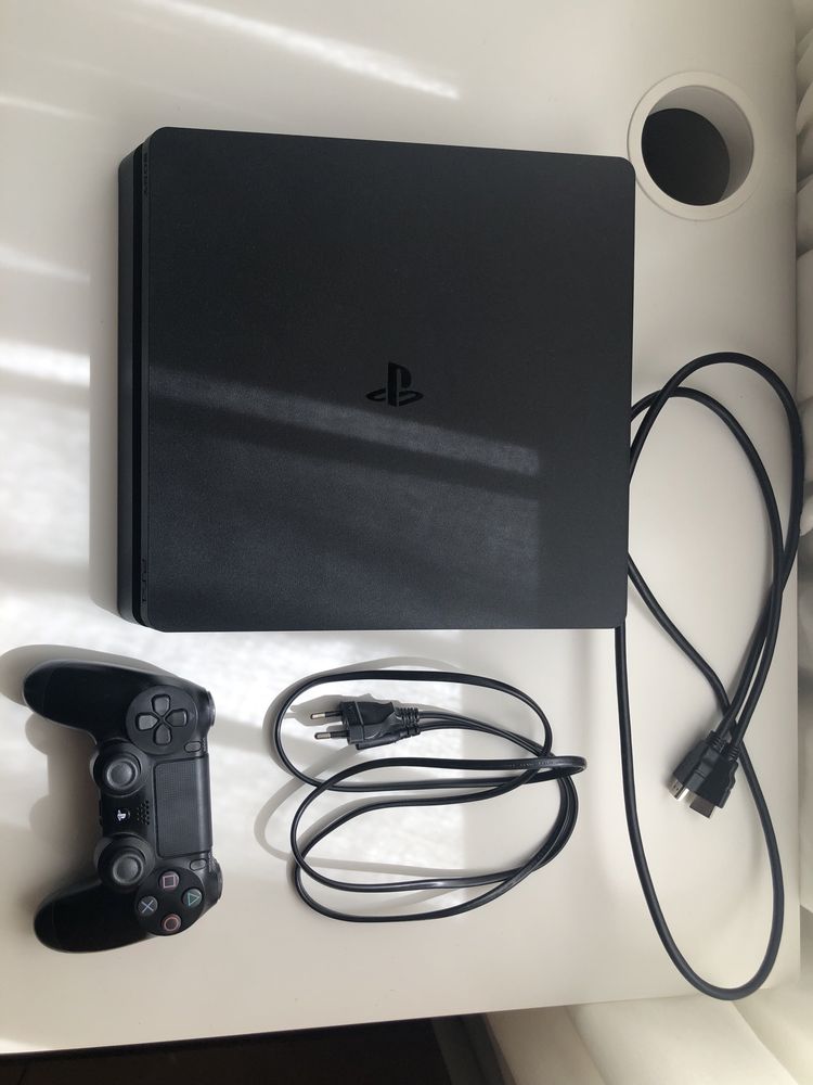 Playstation 4 preta