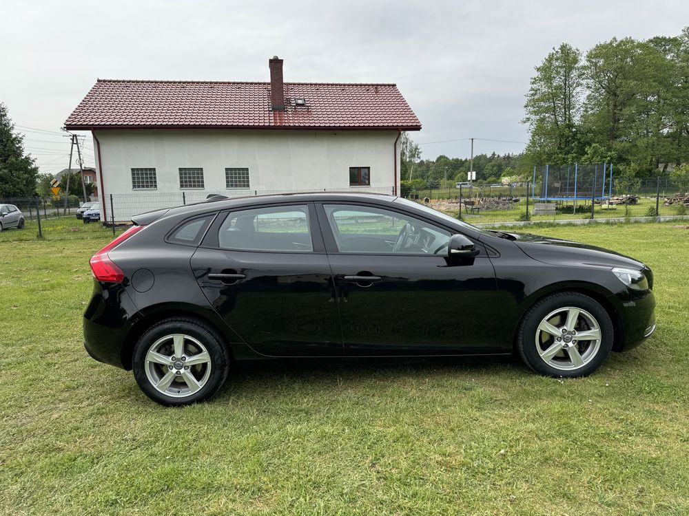 Volvo V40 D2 2016 rok diesel