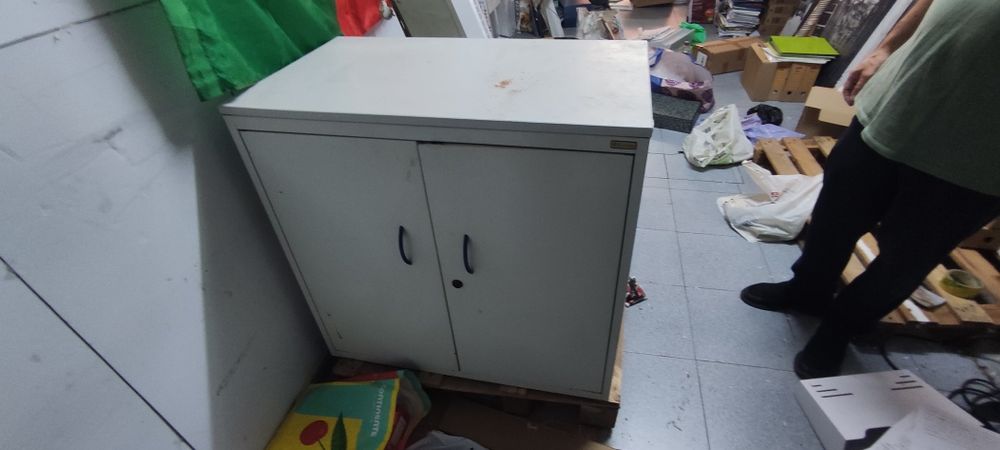 Armarios arrumação com chave