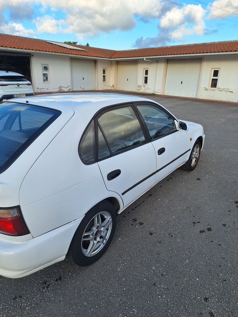 Toyota corolla 1.3
Gasolina e GPL
Vidros elétricos dianteiros e trase