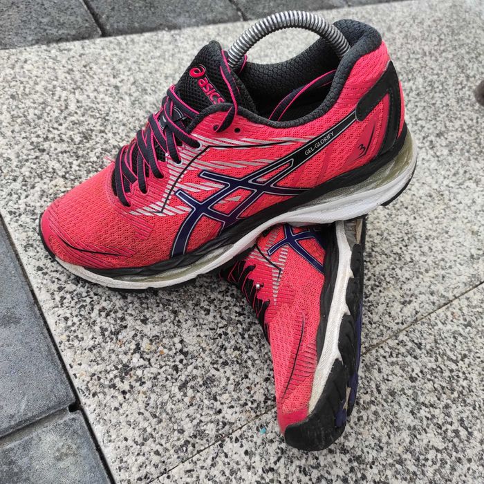 ASICS Glorify 3 W  Buty Damskie do Biegania rozmiar 39