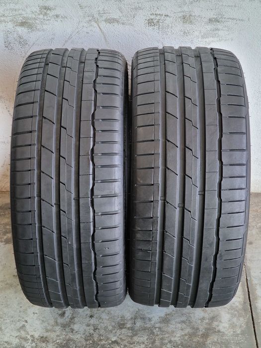 2 Pneus HANKOOK Semi Novos 235/35R19