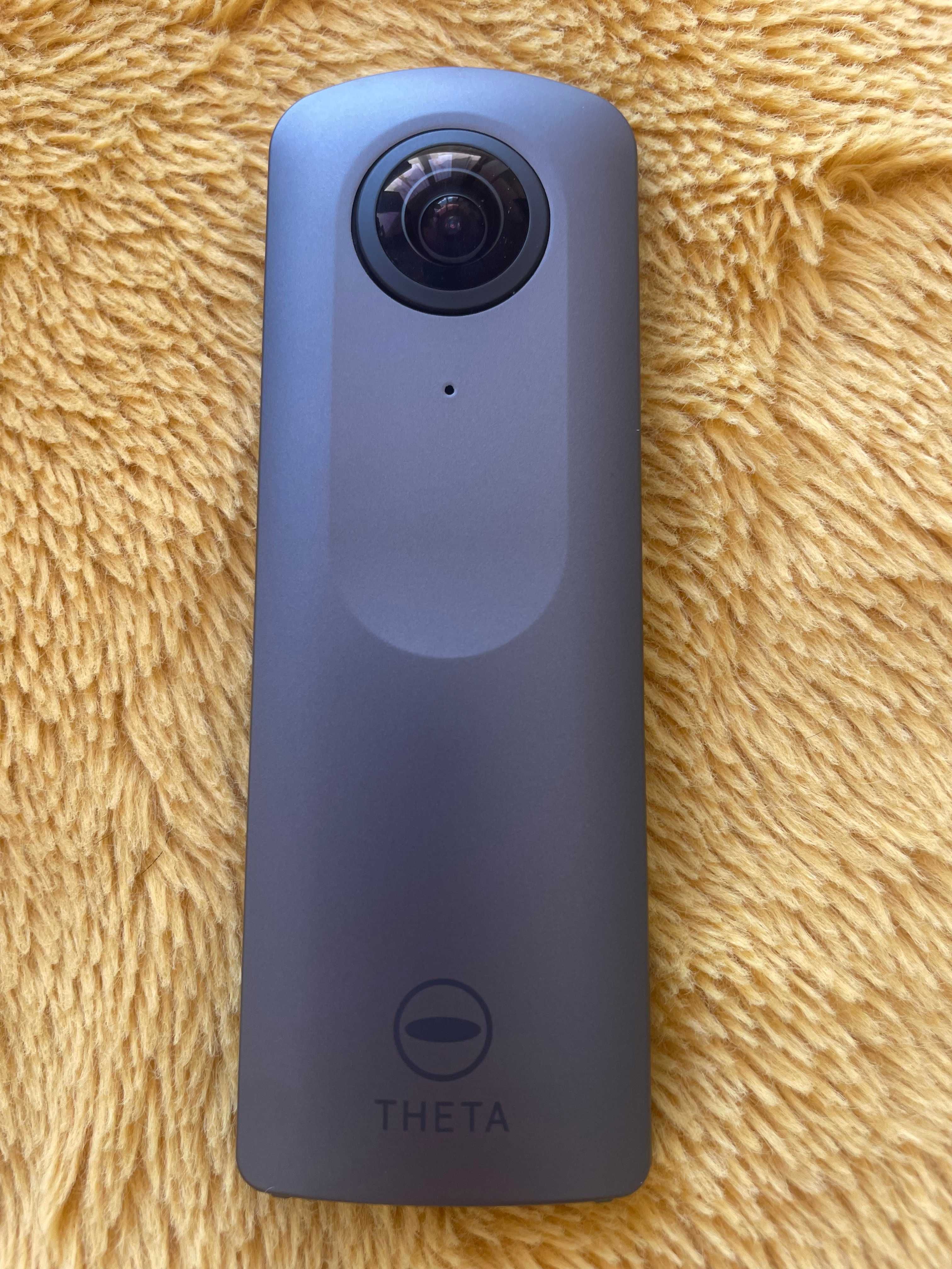 RICOH THETA V nova com Tripé