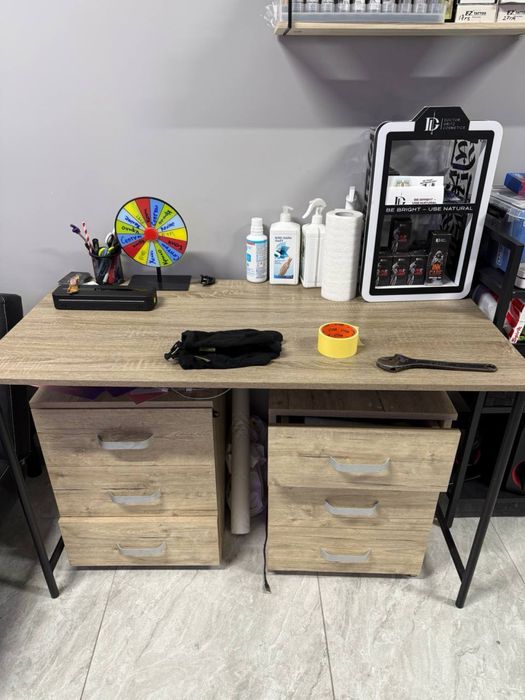 Продам стіл,тумбочки,диванчик міні стільчики