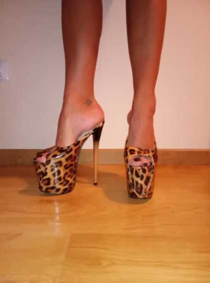 146/ OD RĘKI 40 klapki pantera mega obcas 19 cm Dragqueen styl