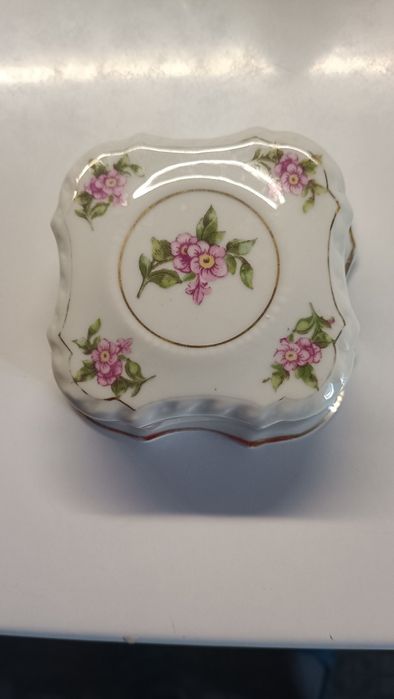 Фарфоровая шкатулка 60-е годы