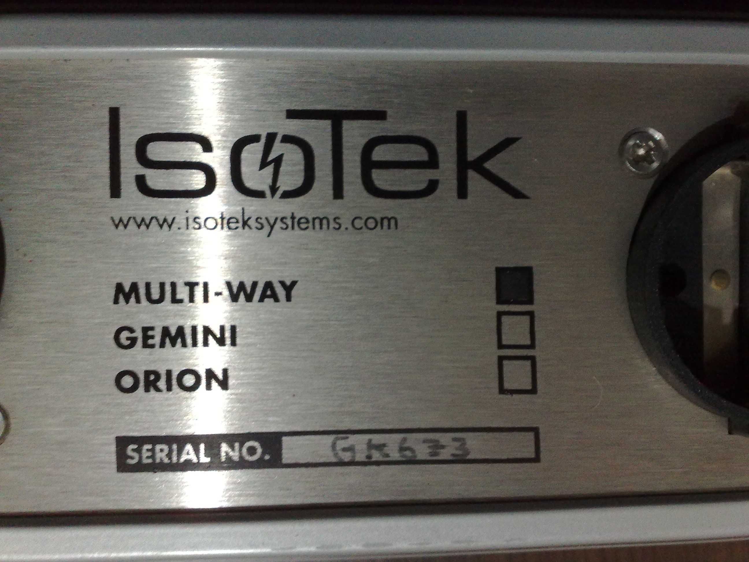 Listwa filtrująca IsoTek Multi-Way + High Performance Power Cord LC