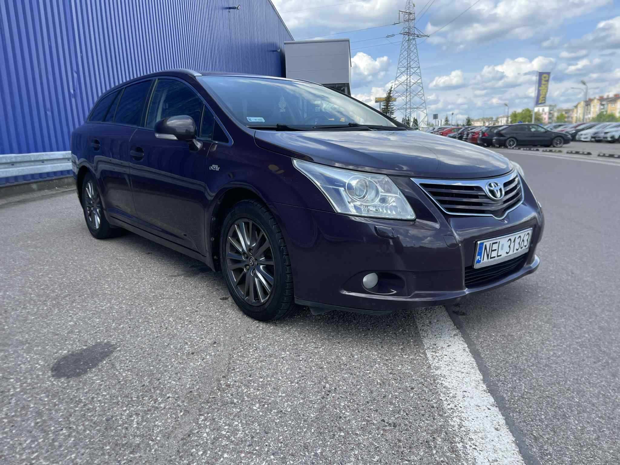 Toyota Avensis 2.2 D-CAT - Komplet Opon - Navi - Keyless go - Kombi