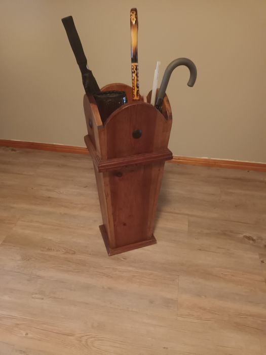 Chapeleiro Rústico em Madeira Maciça