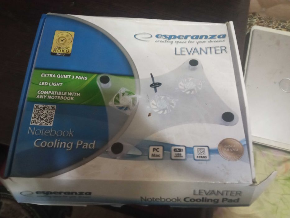 Продам охладительную подставку под ноутбук