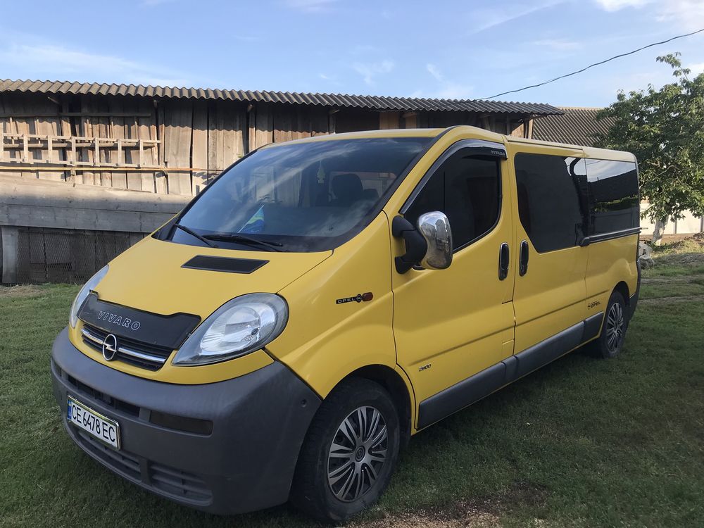 Opel Vivaro пасажир 8+1 2.5D 2006рік.