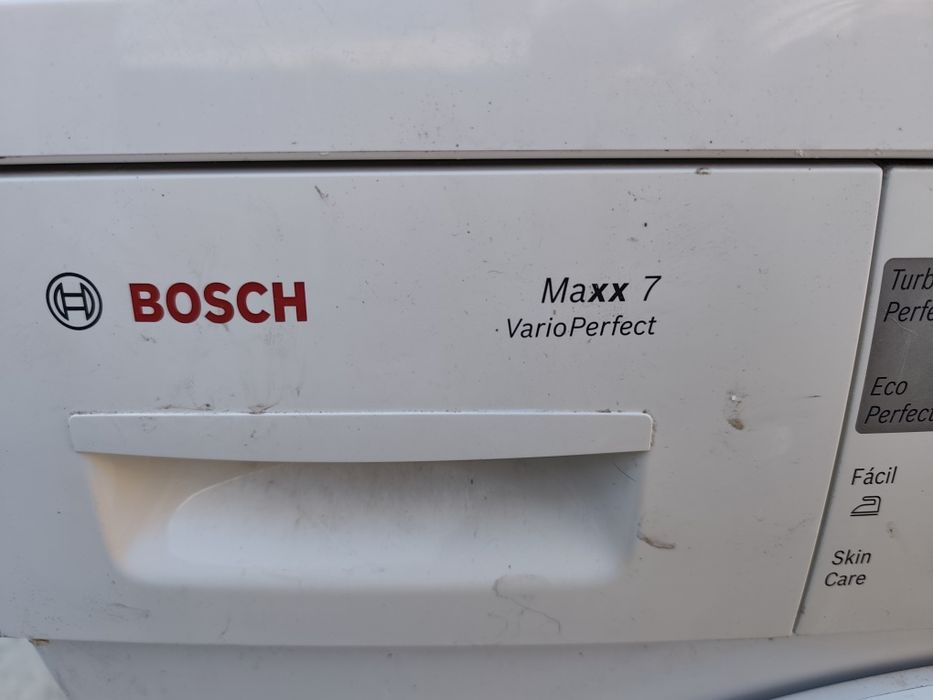 Várias peças de maquina de lavar roupa Bosch