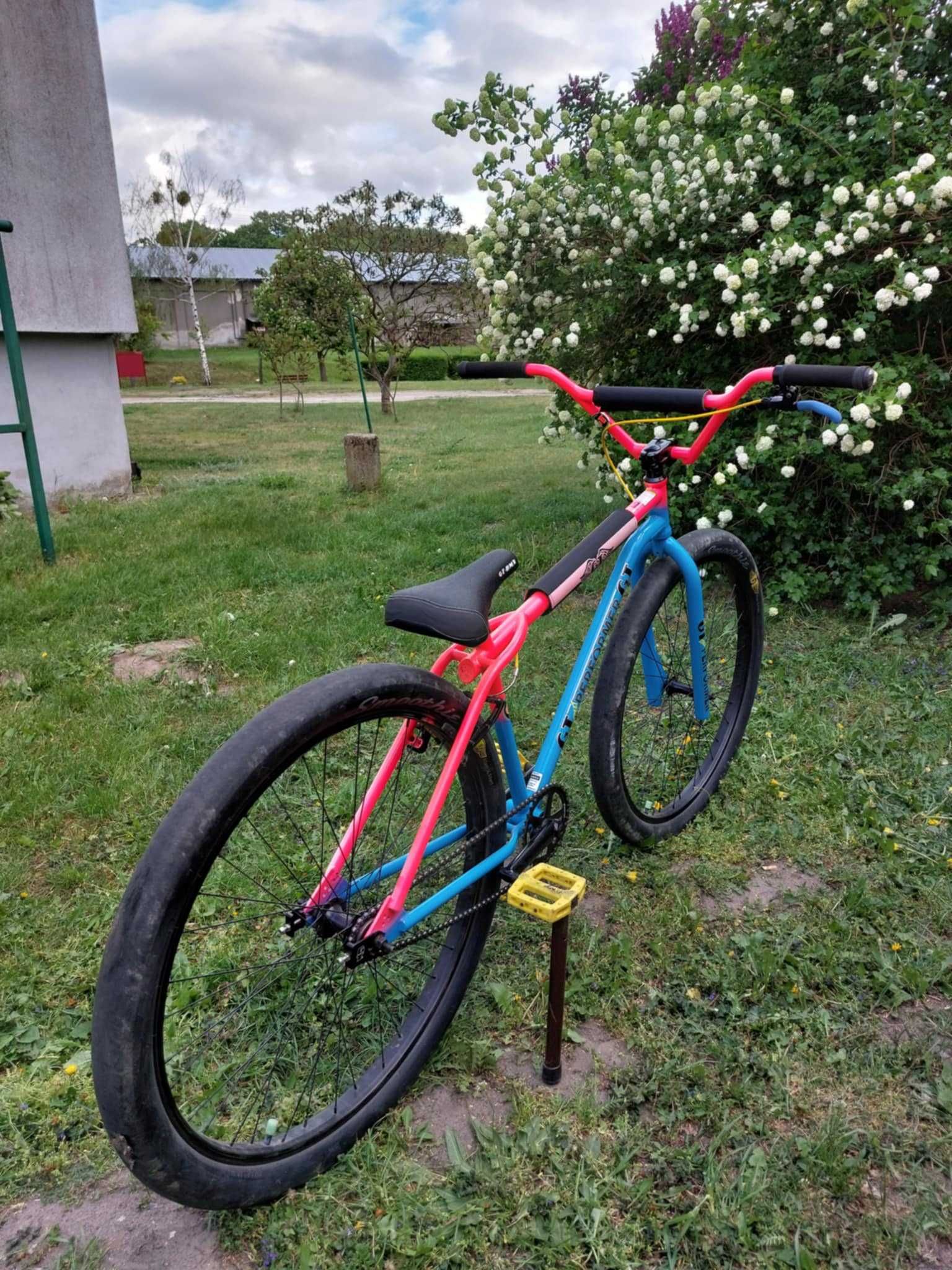 BMX wheele bike street GT Performer różowo-niebieski