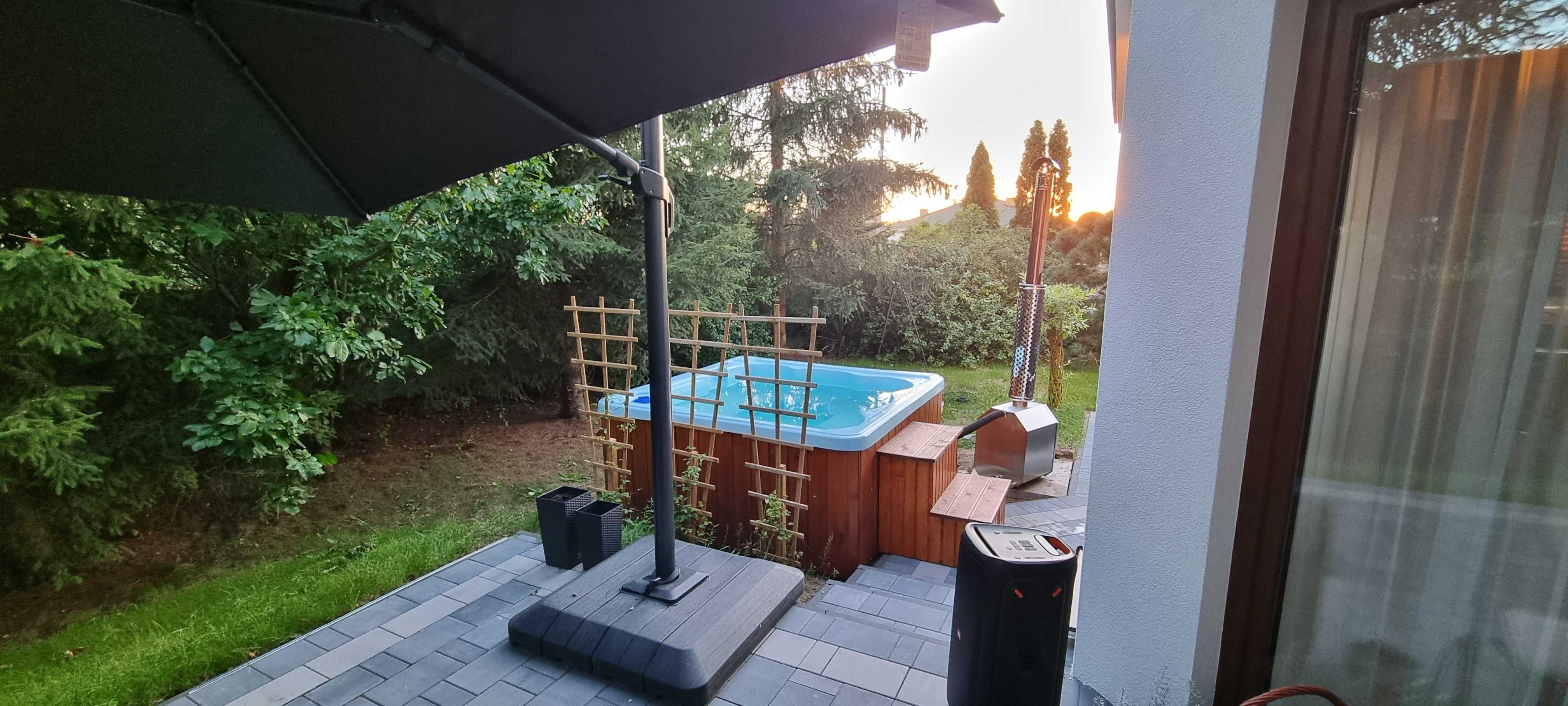 Jacuzzi gorąca beczka piec w komplecie pokrywa hydromasaż transport