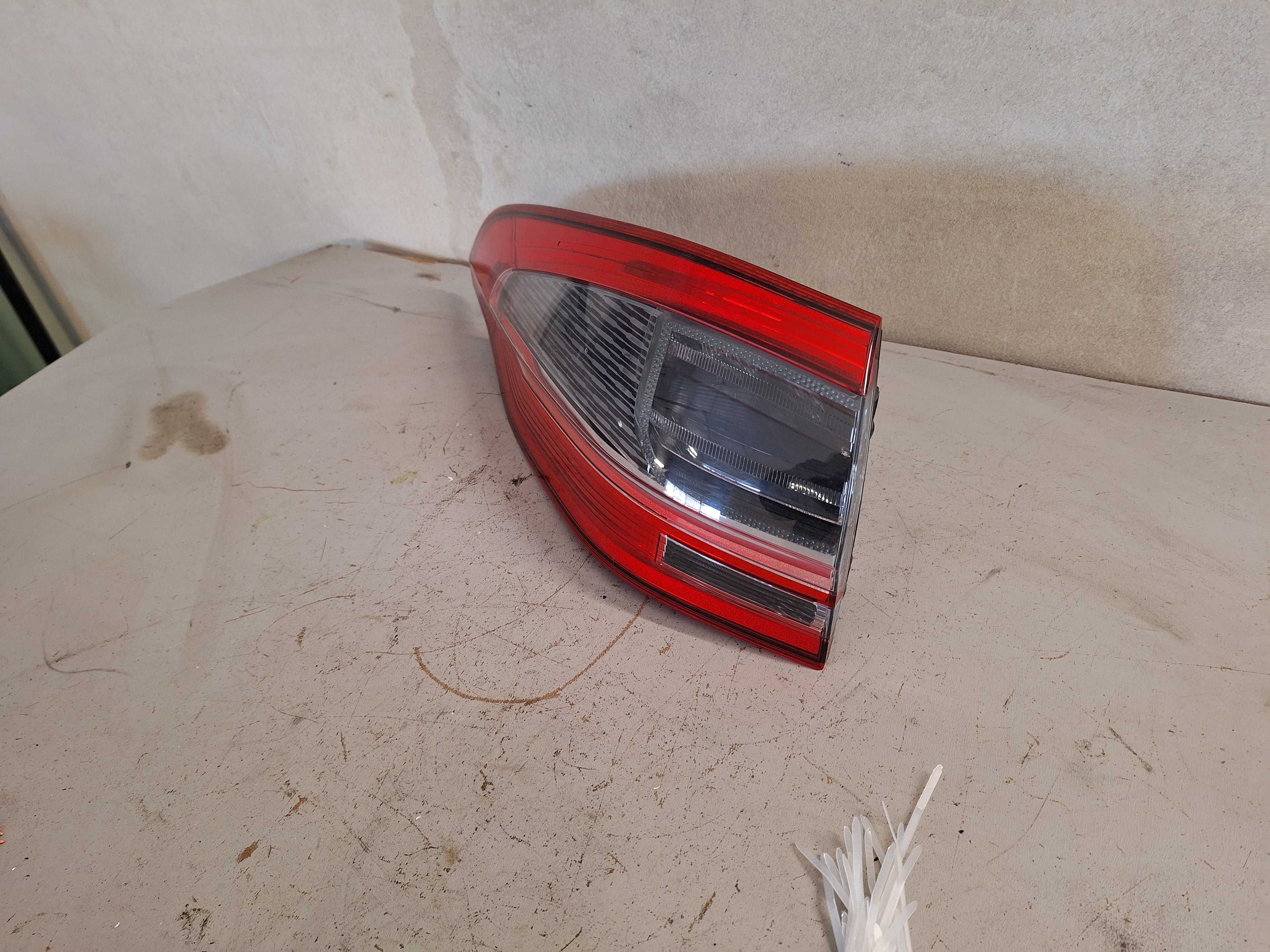 Lampa tylna lewa Ford S-MAX LIFT