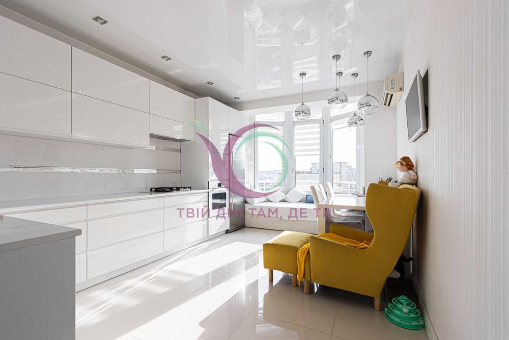 Продається 4-кімнатна квартира з ремонтом, Шевченківський район.