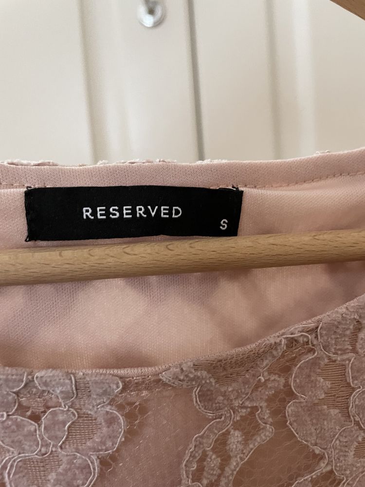 Sukienka reserved