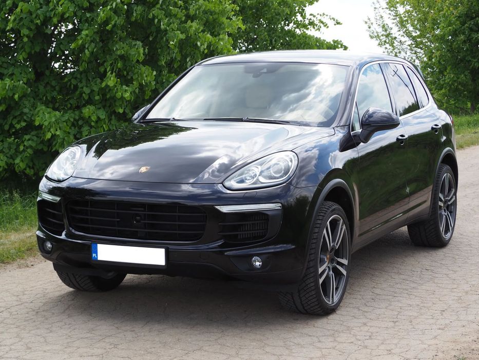 Porsche Cayenne Diesel 3.0 V6 pneumatyka dociągi radar kamery koła 21”