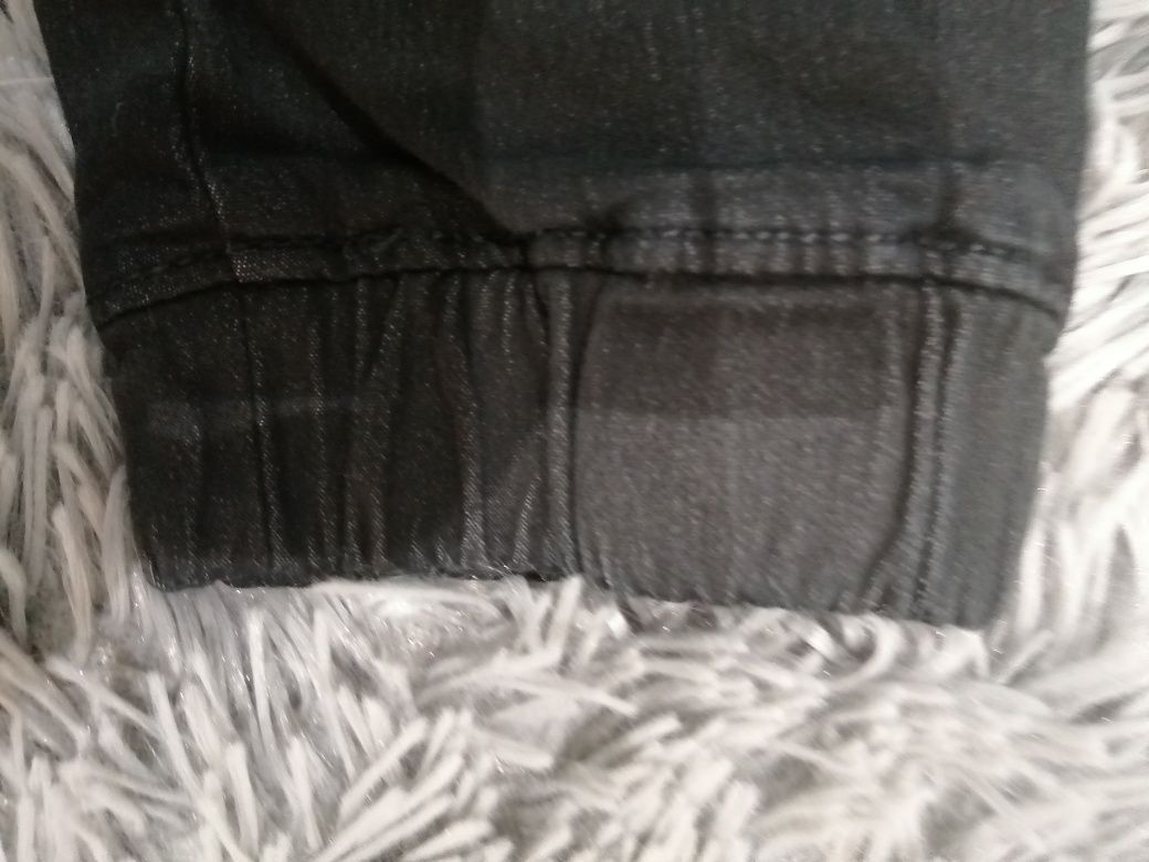 Czarne spodnie Zara 152