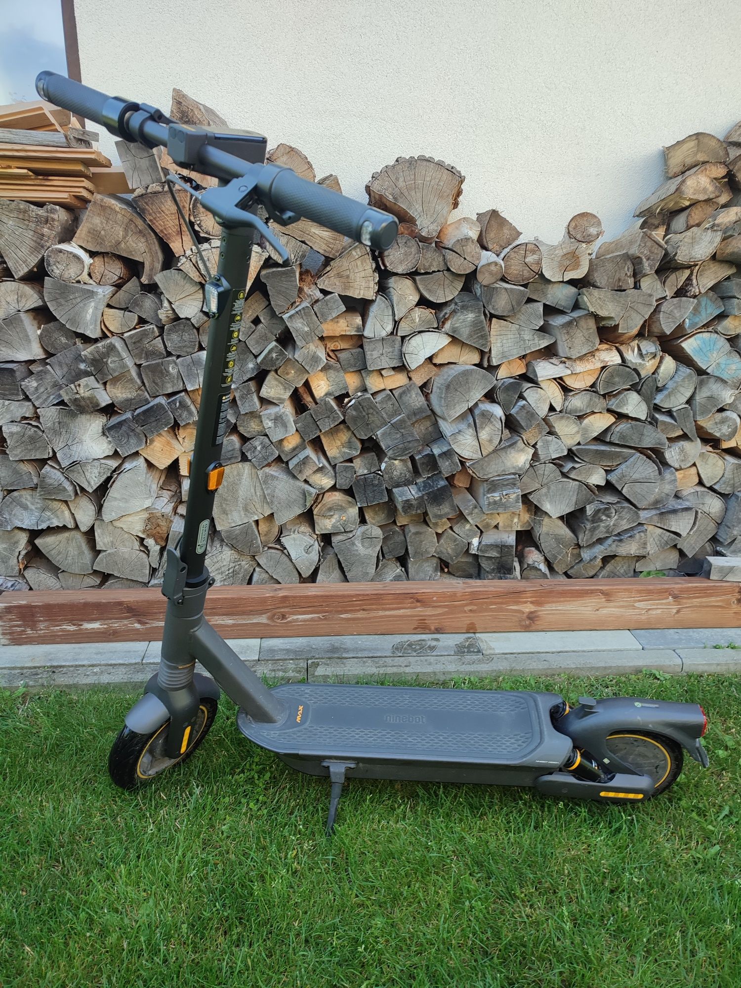 Hulajnoga elektryczna segway ninebot max g2