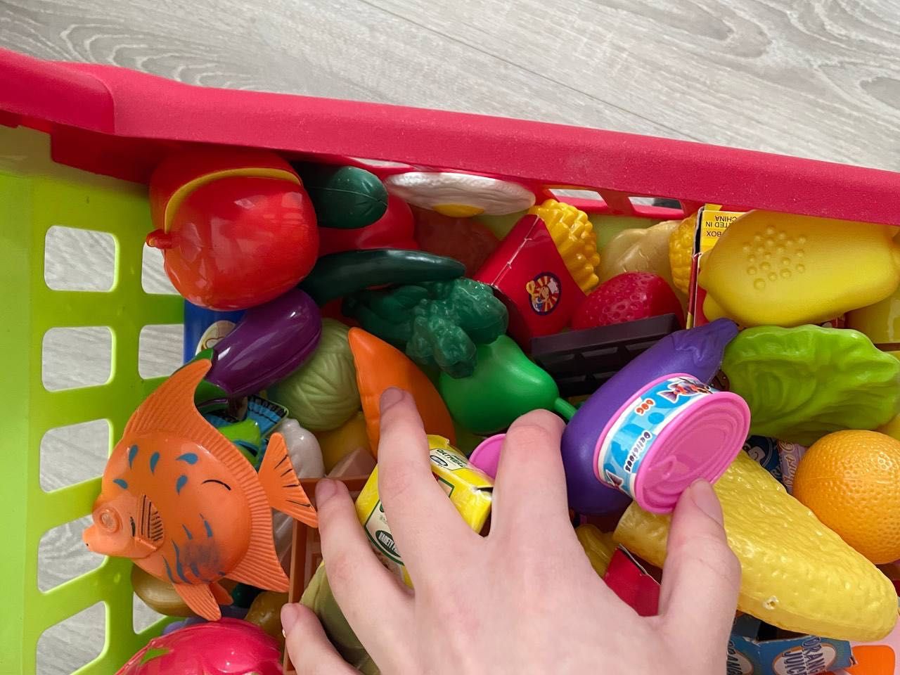 Дитячий візочок для супермаркету повна продуктів