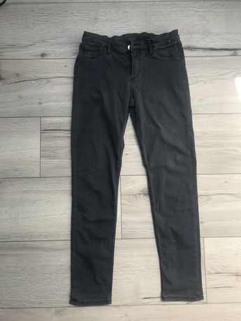 Czarne jeansy H&M