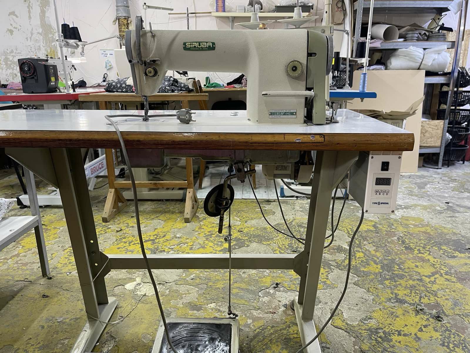 Промышленная швейная машинка siruba