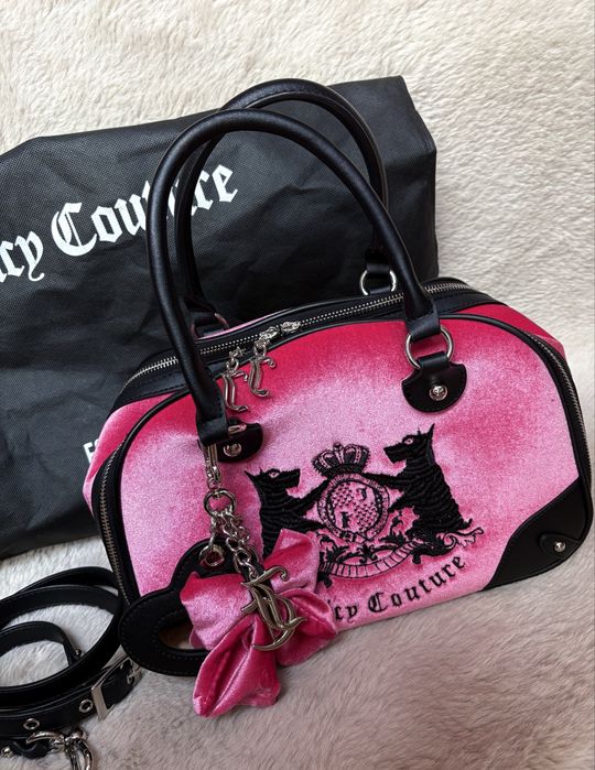 Różowa Torebka Juicy Couture Welurowa Hollyhock Bowling Bag