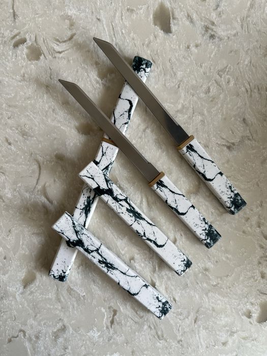 Нож в чехле — надёжный инструмент для любых задач.