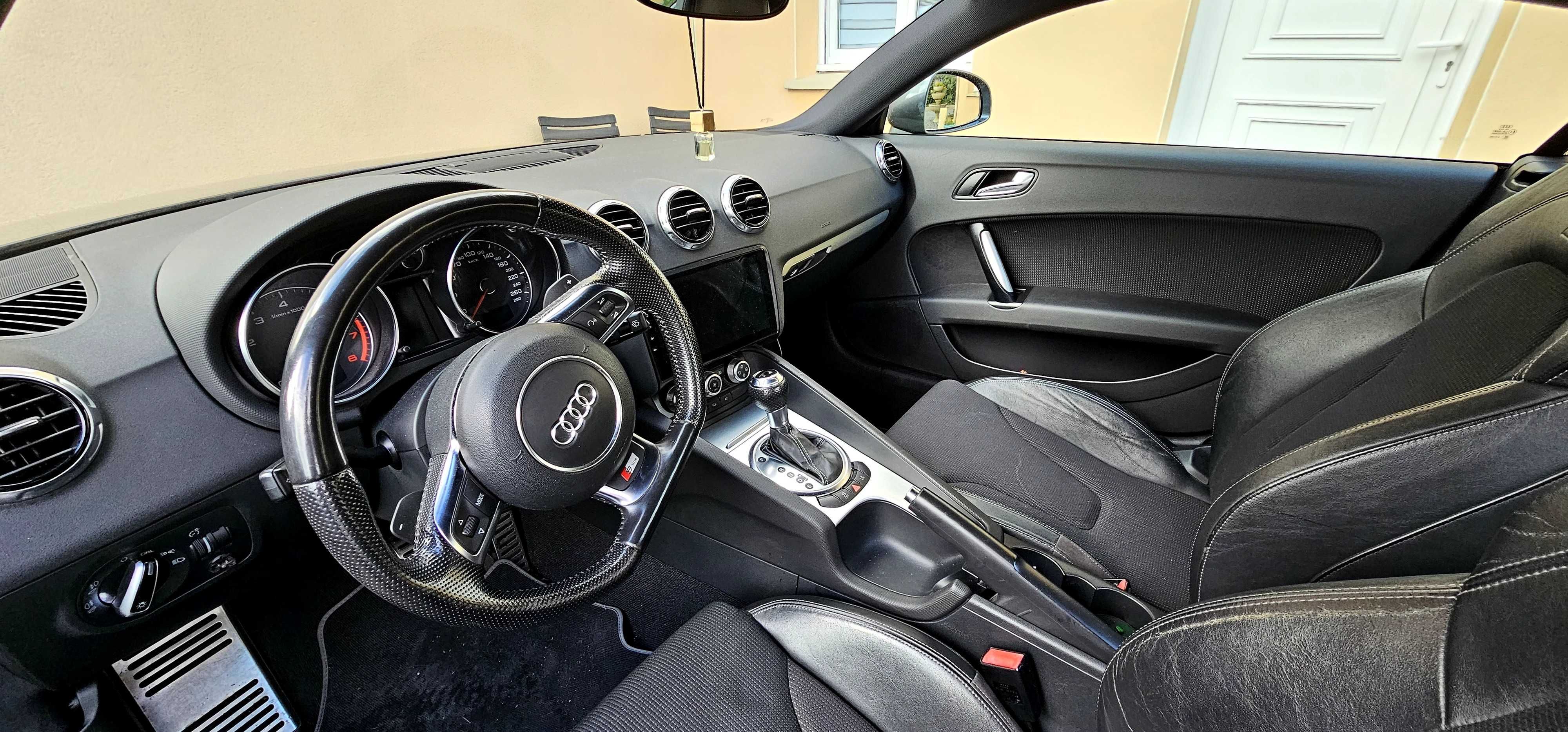 Audi TT todo SLine parachoques a interior. Radio com androidauto