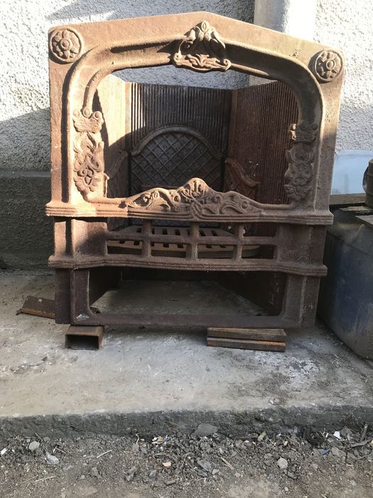 Камин чугунный литой