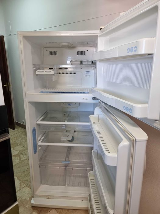 Frigorífico Combinado LG em ótimo estado