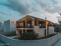 Moradia T5 com Piscina e Terreno em Aveiro
