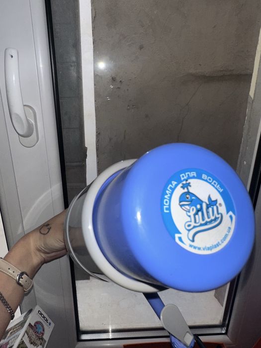 Помпа механическая съемная Lilu Econom Plus Ручной насос для воды