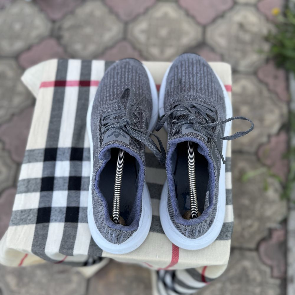 Кроссовки Adidas Swift Run Grey/White, 44,5 размер, Оригинал