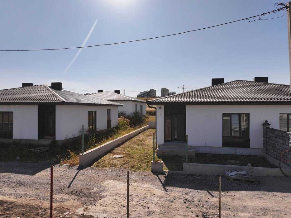 Продам двоян площею 80,3 кв.м на ділянці 2,5 сотки