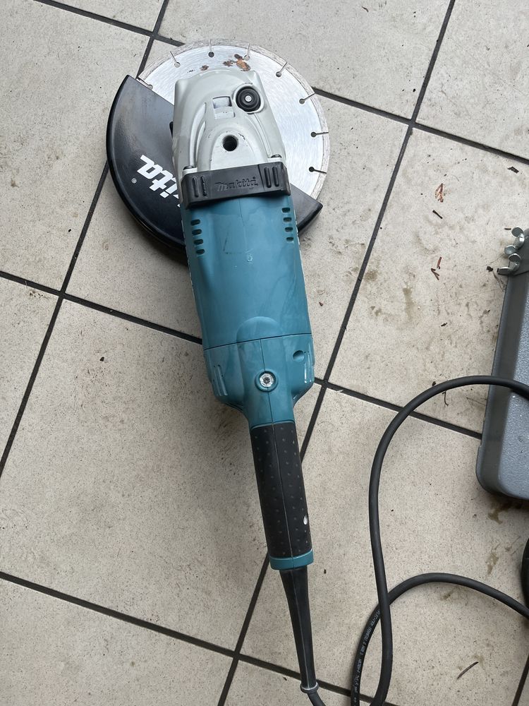 Szlifierka kątowa Makita GA9020R