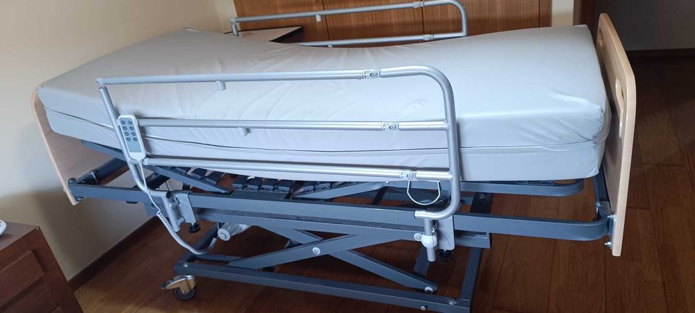 Cama articulada elétrica elevatória, como nova