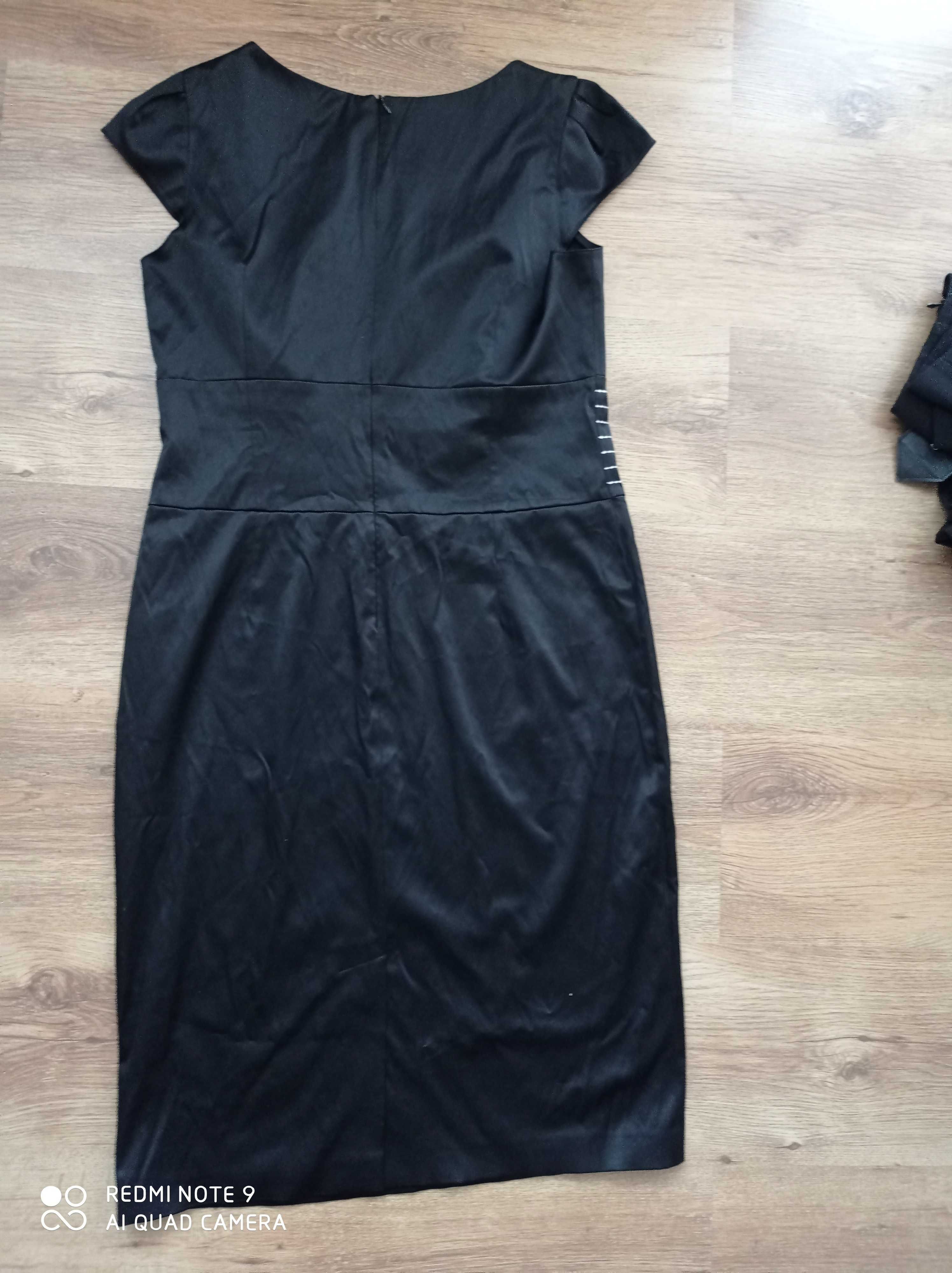 Czarna satynowa sukienka rozmiar 42