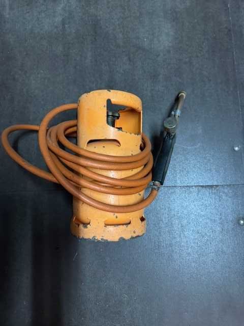 Maçarico com Garrafa portátil , capacidade 5,9 kg