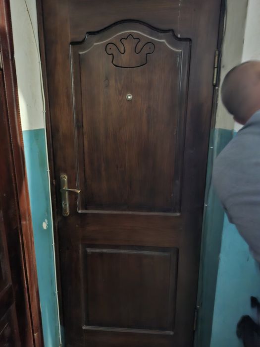 Продам дерев'янні двері