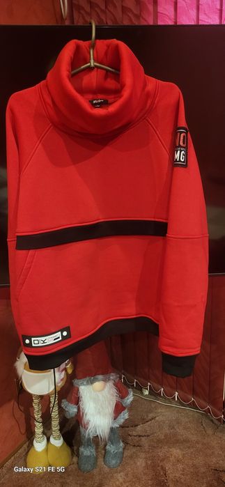 Женский свитшот.