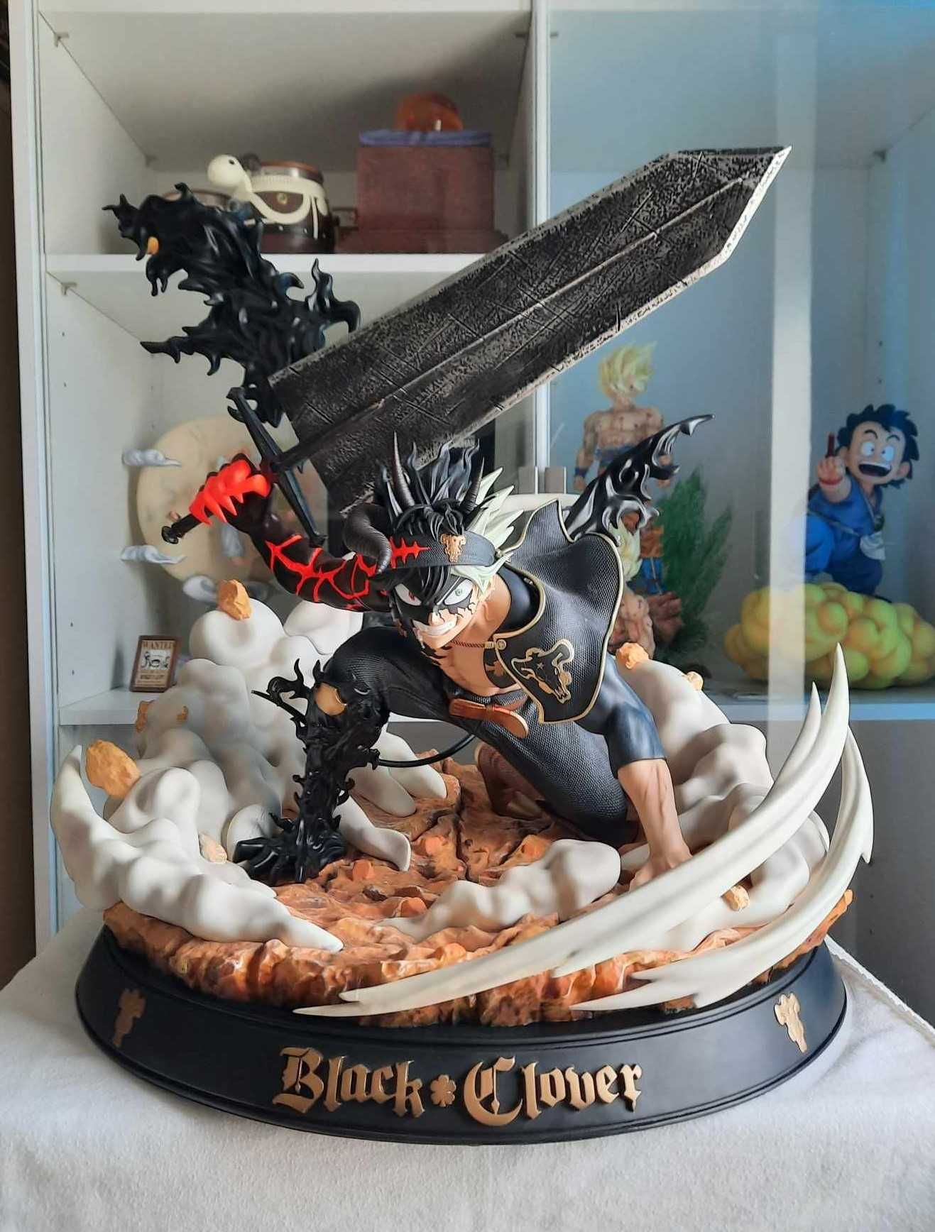 Resina Asta 1/4 Vlad Collectibles - Black Clover